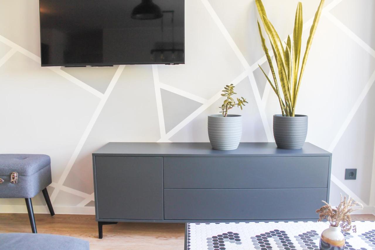 New York Apartment - Fuer Freunde & Familien, Stadtnah, Parkplatz, E-Ladestation, Gitterbox Fuer Fahrraeder, Fitnessstudio, Digitale Gaestemappe Mit Restaurant- Und Unternehmenstipps Koblenz  Eksteriør bilde
